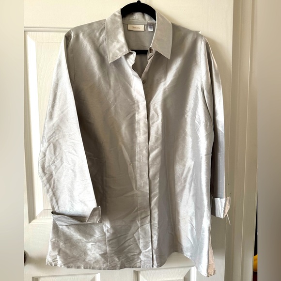 Chico’s Tunic/Blouse, 2, Dove Grey, 3/4 Lgth Sleeves, Collared 100% silk NWOT - Picture 2 of 9